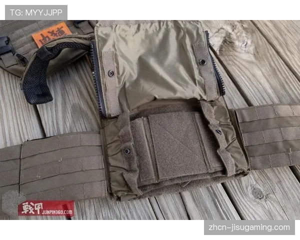 彪马发布搭载新型芯片的智能训练背心,可实时收集并分析球员小组对抗战术数据。 彪马发布搭载新型芯片的智能训练背心,可实时收集并分析球员小组对抗战术数据。